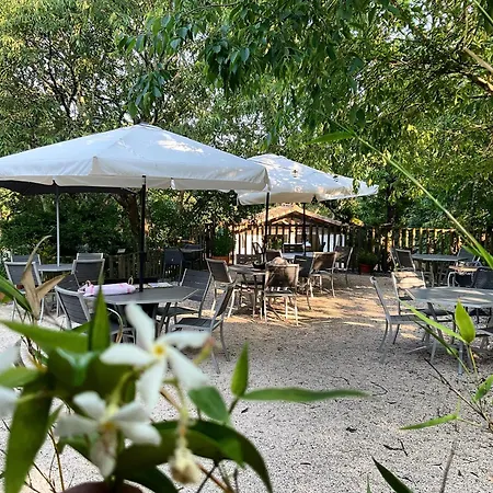 Les De Campingplads Labeaume